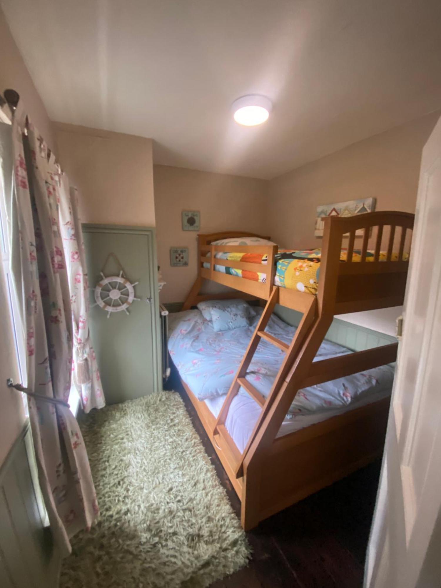 3 Bed Town House Llandeilo Carmarthenshire Villa Bagian luar foto