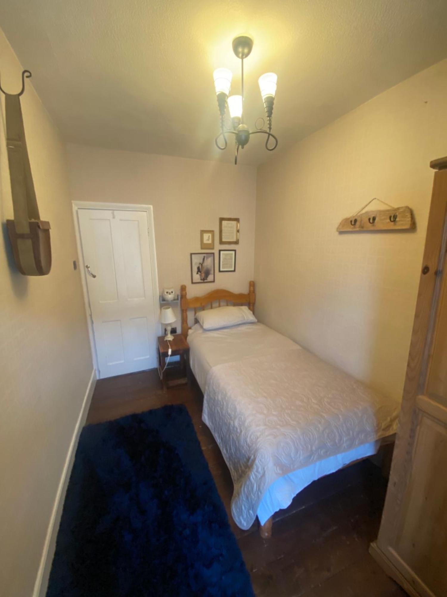 3 Bed Town House Llandeilo Carmarthenshire Villa Bagian luar foto